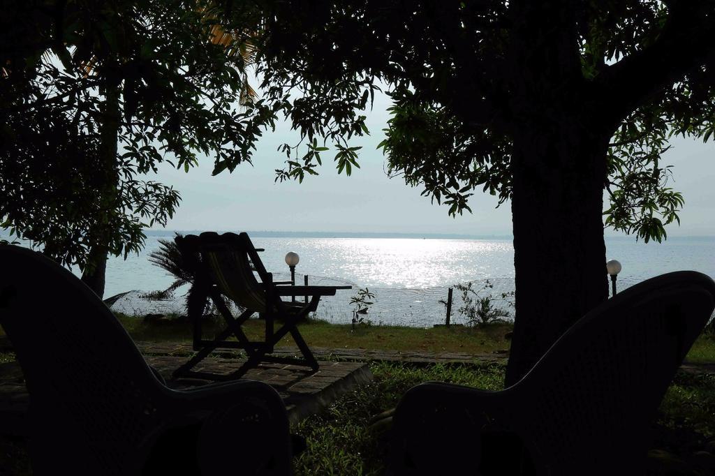 Orchid Lake View Homestay Alappuzha Экстерьер фото